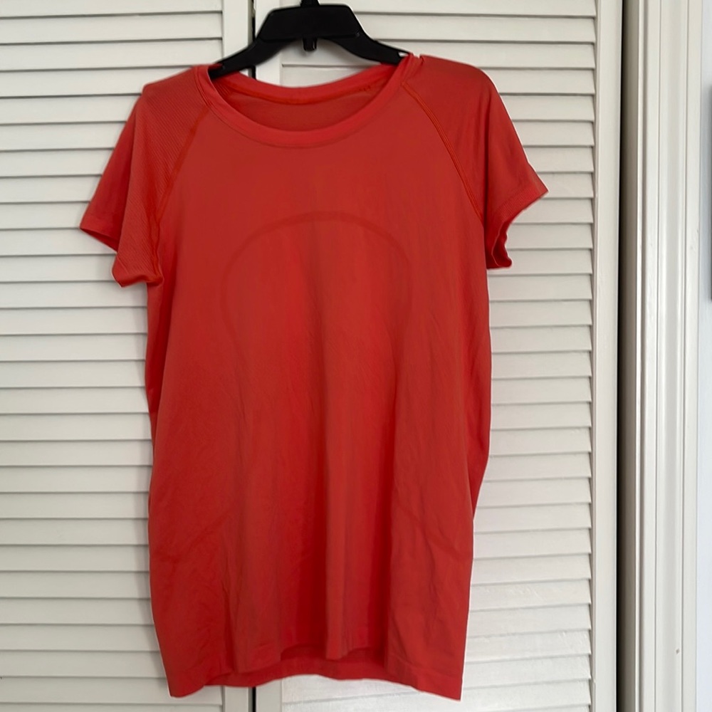 Lululemon swiftly willing orange shirt BARELY WORN